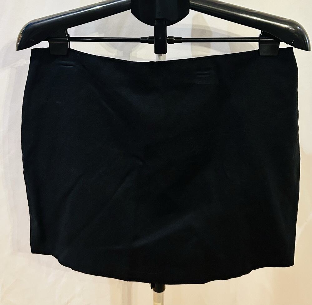 NWT H&M Black Mini Skirt Women's size 10 - Picture 1 of 3